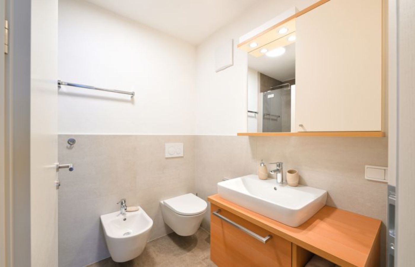 Apartment 6